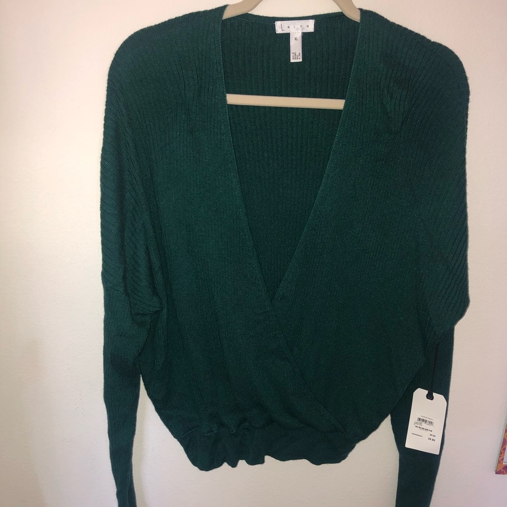 NEW W/ TAGS LEITH SWEATER
